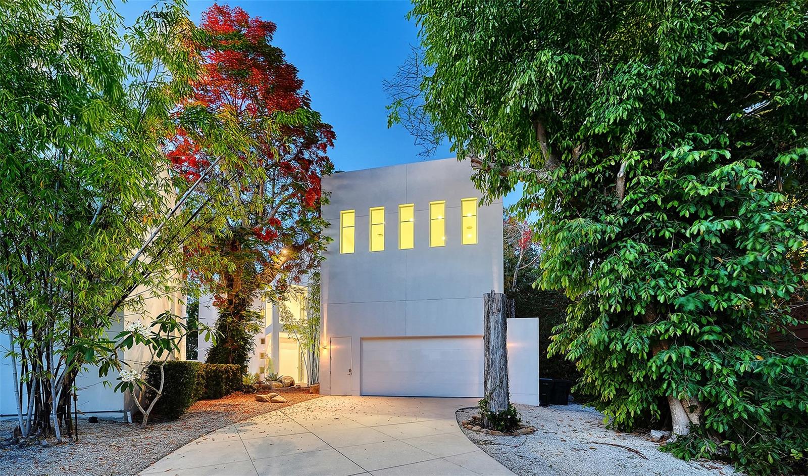 COCOANUT BAYOU - Residential