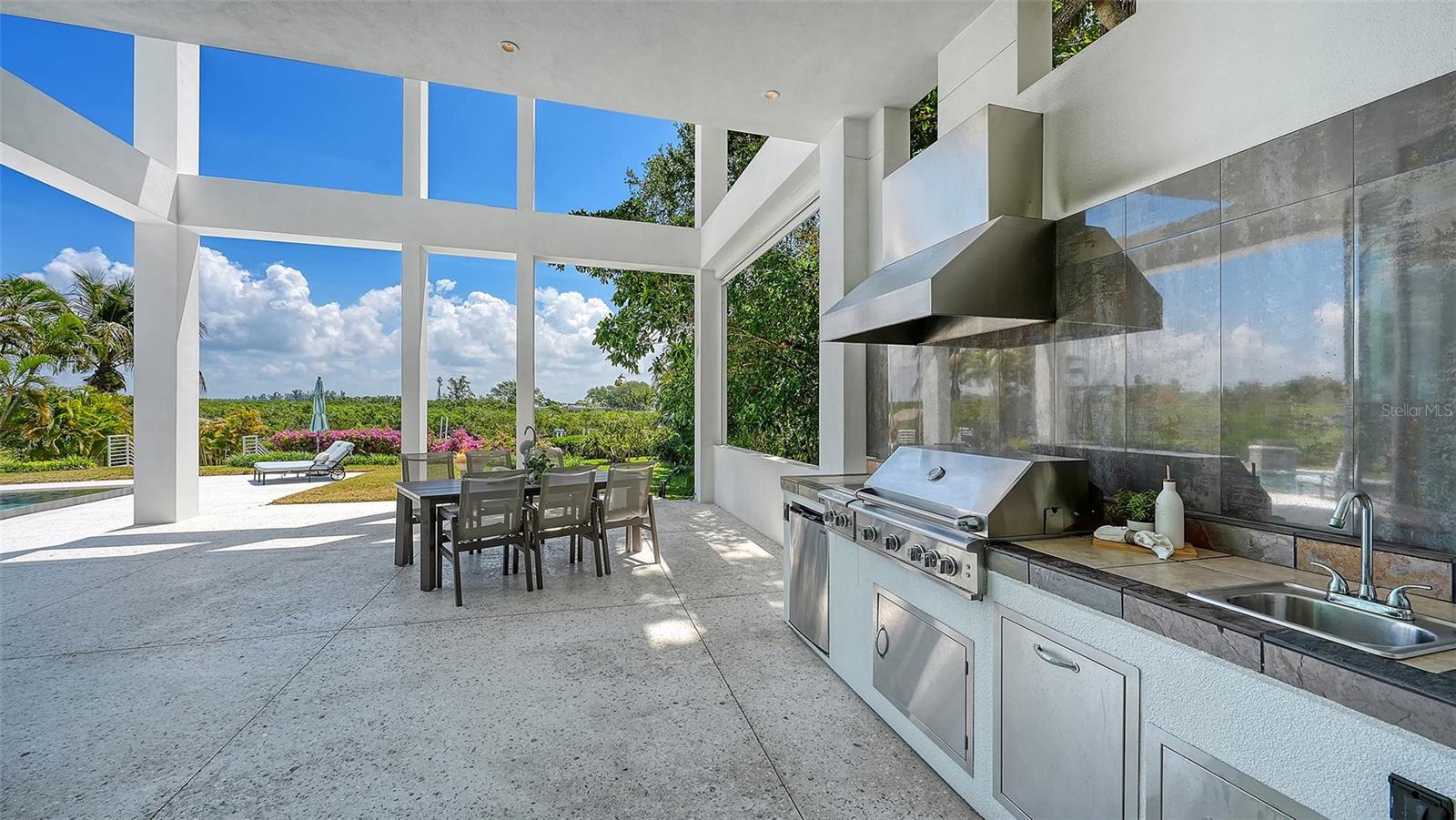 COCOANUT BAYOU - Residential