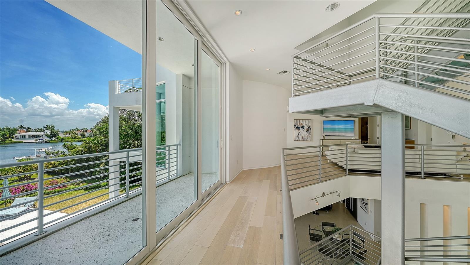 COCOANUT BAYOU - Residential