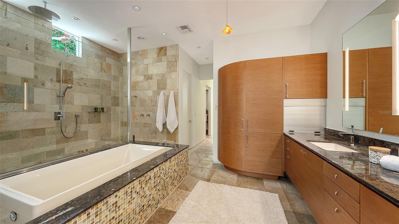 COCOANUT BAYOU - Residential