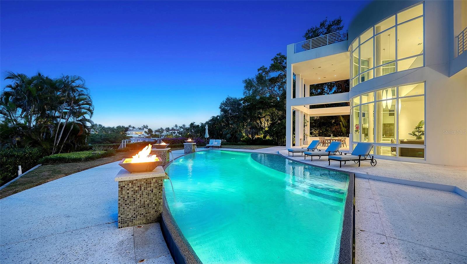 COCOANUT BAYOU - Residential