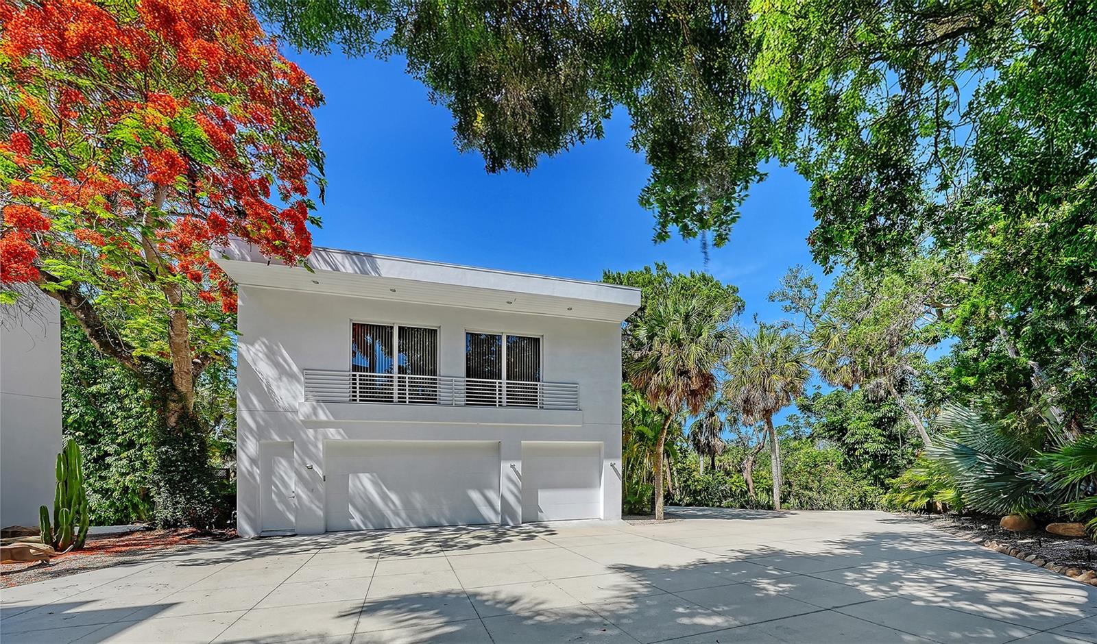 COCOANUT BAYOU - Residential
