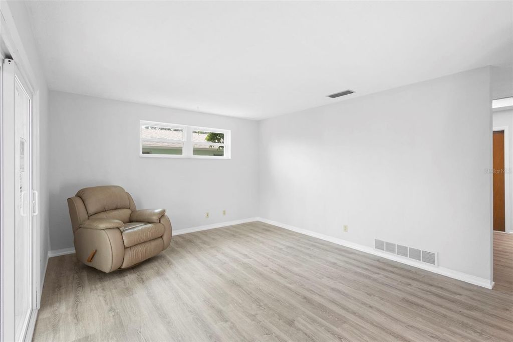 Photo of 1305 Sunland Road, Daytona Beach, FL 32114 (MLS # V4944647)