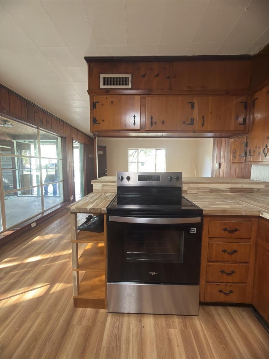 LEESBURG LAKEWOOD PARK - Residential