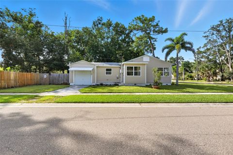 Photo of 140 SW Lincoln Circle N, St Petersburg, FL 33703 (MLS # A4658923)