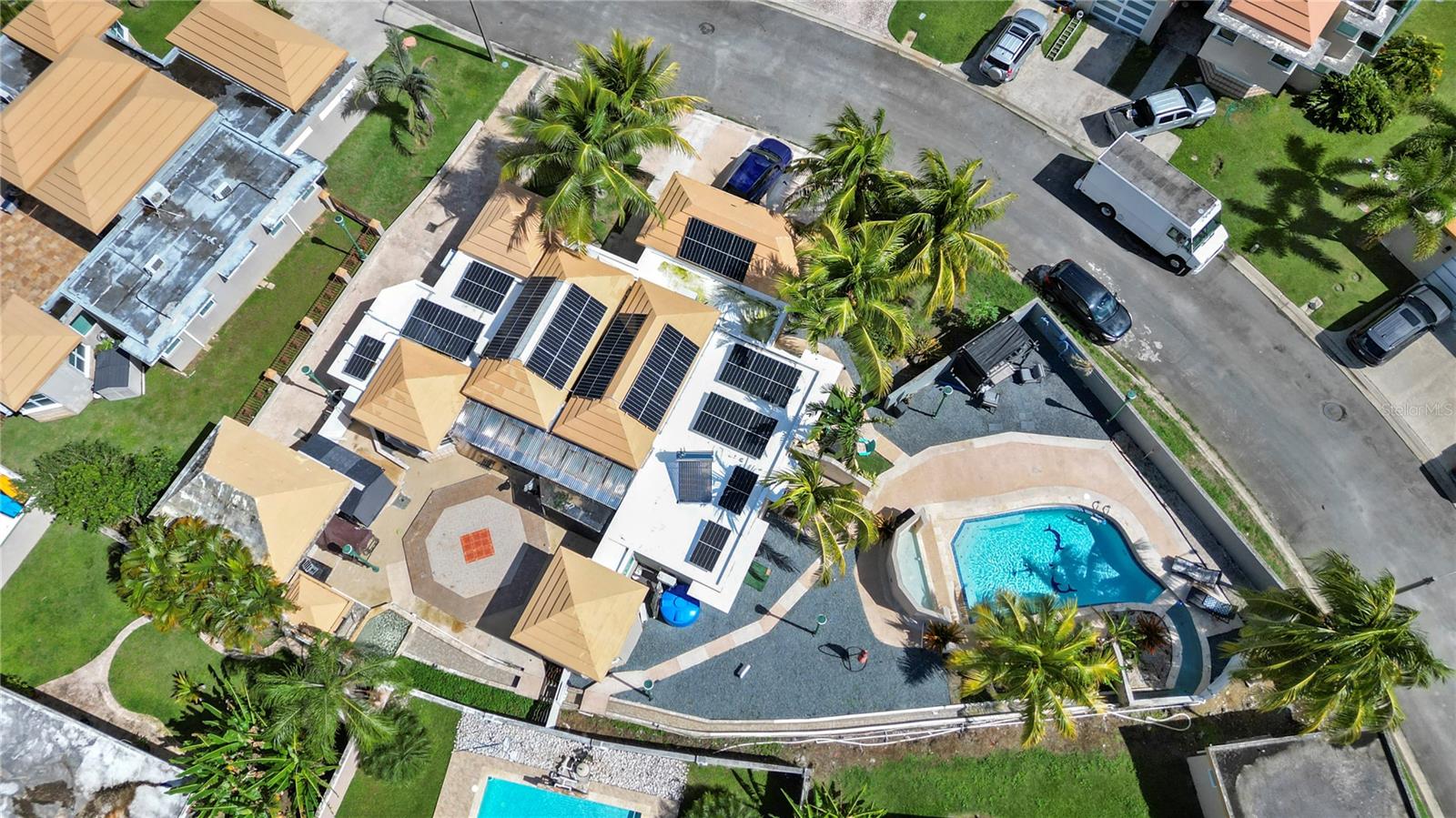 G-6 LOMBARDIA STREET