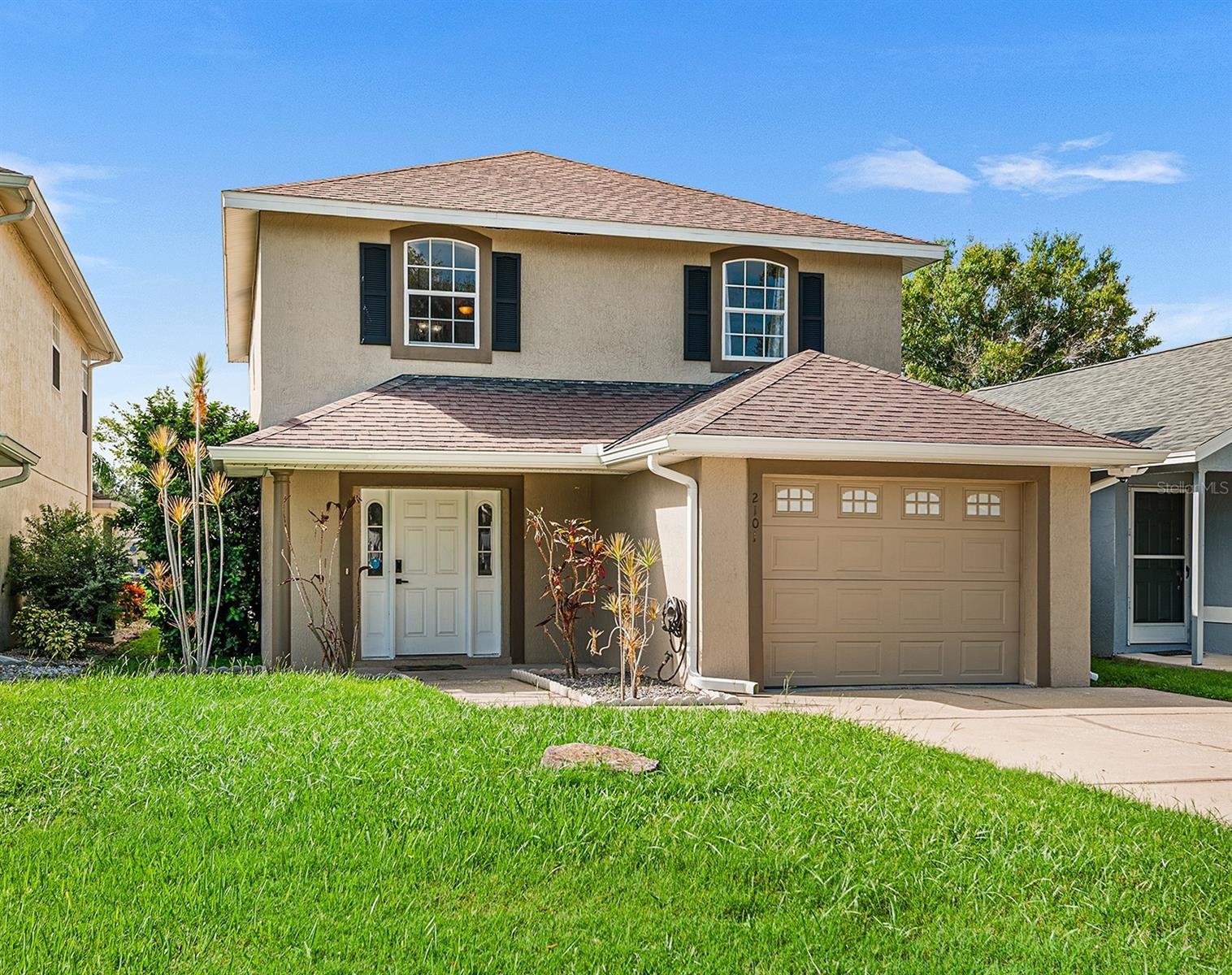 Welcome to Waterview, a hidden gem community offering the perfect blend of tranquility and convenience. This inviting 2-story waterfront home features a beautiful lake view from your private patio, creating the ideal setting for morning coffee or evening relaxation.
Inside, you’ll find 3 bedrooms and 2.5 baths, including a first-floor master suite for ease and privacy. The spacious living and dining room combo is perfect for entertaining, while the kitchen, in the heart of the home, boasts a walk-in pantry to keep everything organized. Upstairs, the two oversized bedrooms are connected by a convenient Jack & Jill bathroom. Updates include newer laminate flooring in the living/dining area, master bedroom, and hallway.
Waterview’s desirable location is just across the street from the new Orlando Health Hospital, near shopping, dining, and the Polk Parkway for an easy commute. Residents enjoy a community pool, tennis and basketball courts, a fishing pier, and scenic waterfront views—all contributing to a peaceful, active lifestyle. Don’t miss your chance to enjoy the serenity of lakeside living in one of the area’s most desirable neighborhoods!