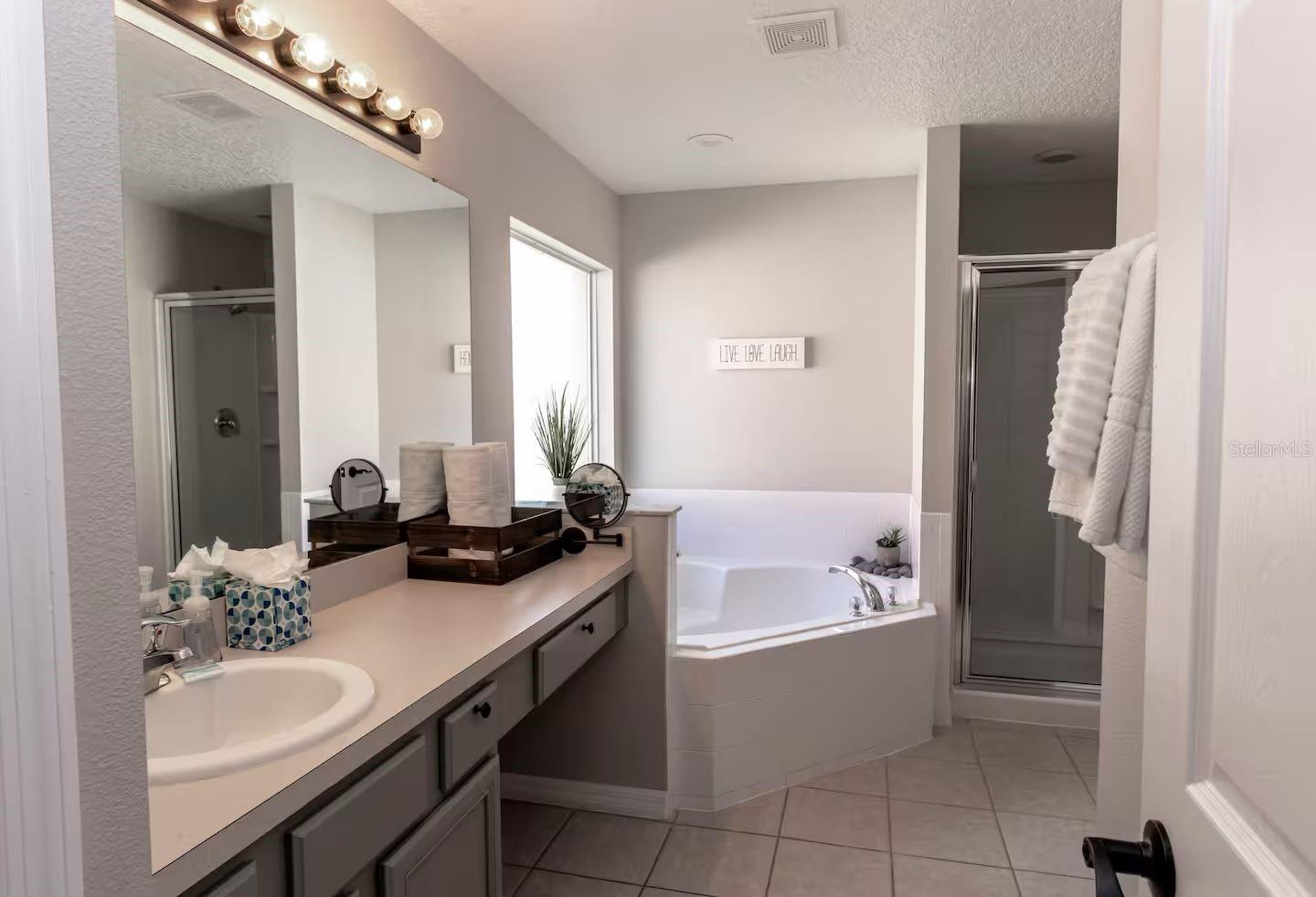 SOLANA - Residential Lease