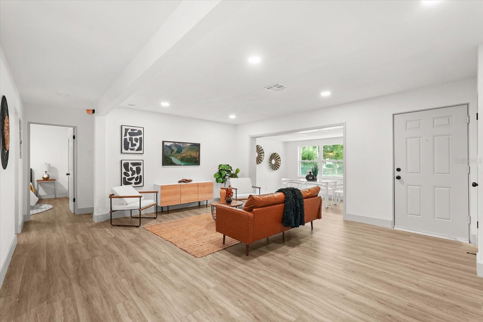 304 W 24TH STREET