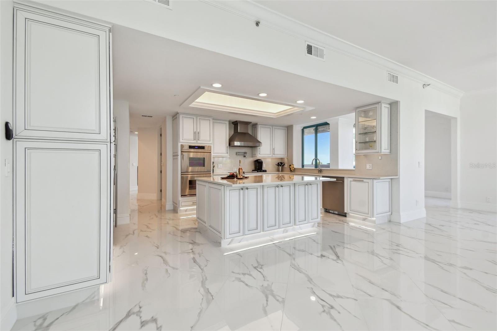 ULTIMAR THREE CONDO - Residential