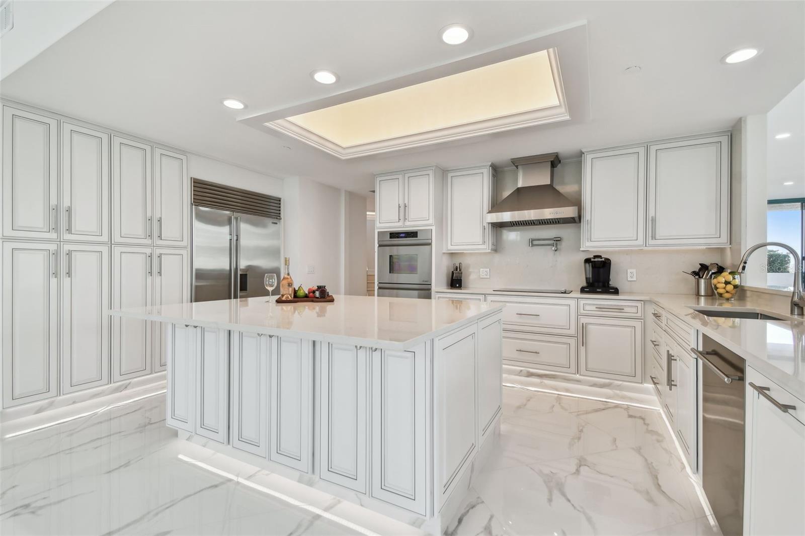 ULTIMAR THREE CONDO - Residential