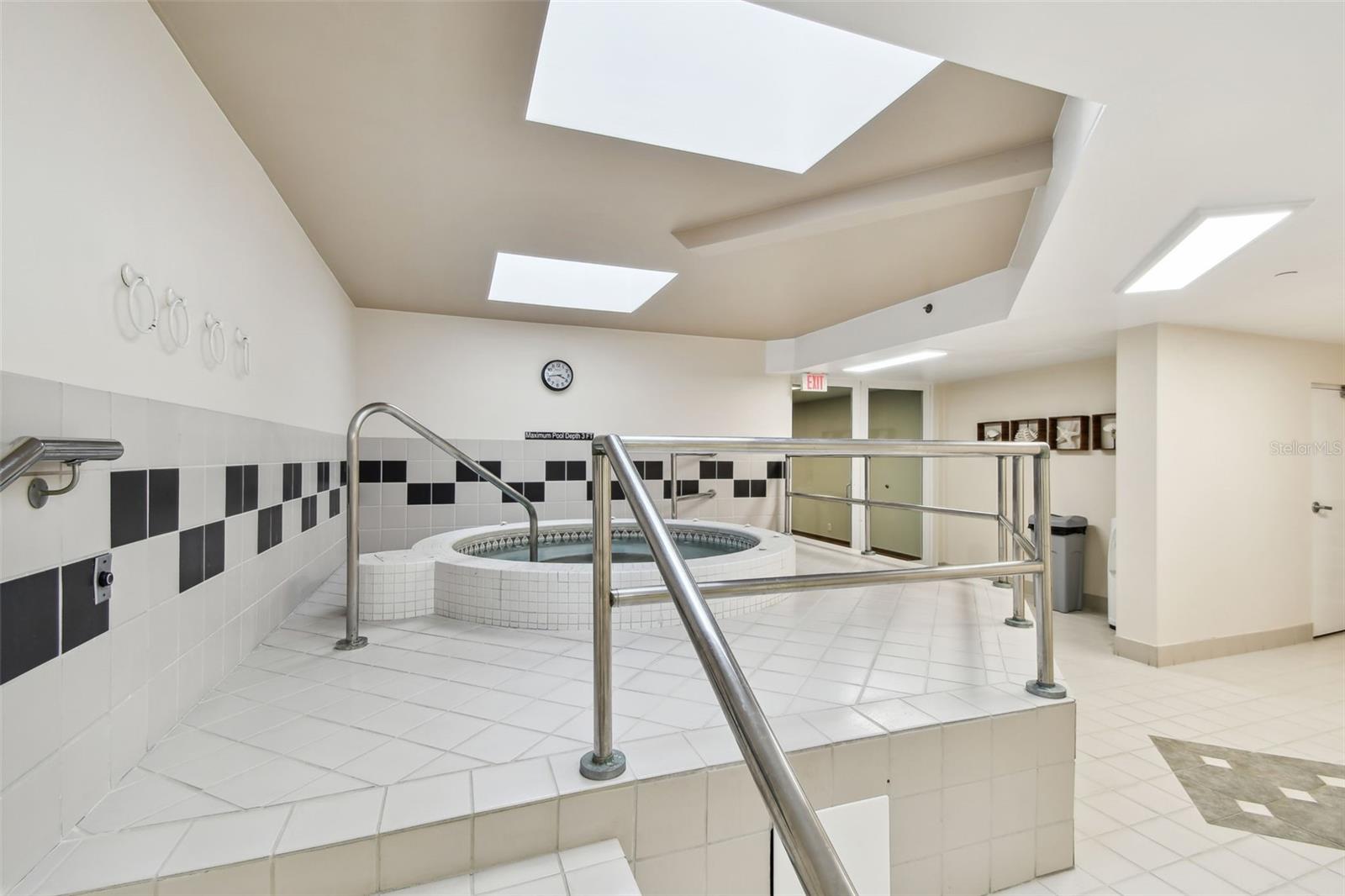 ULTIMAR THREE CONDO - Residential