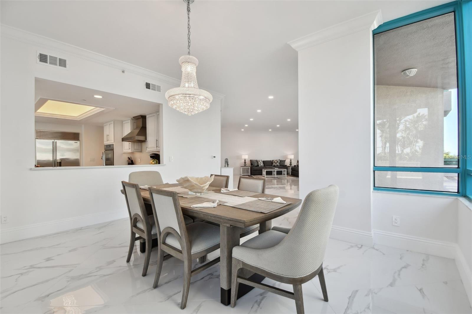 ULTIMAR THREE CONDO - Residential