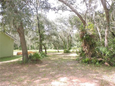 A home in LAKE WALES