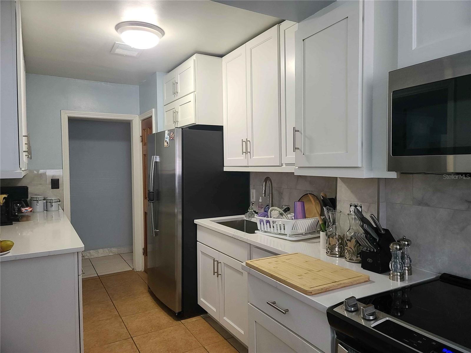 GROVELAND ANDERSONS SUB - Residential Lease