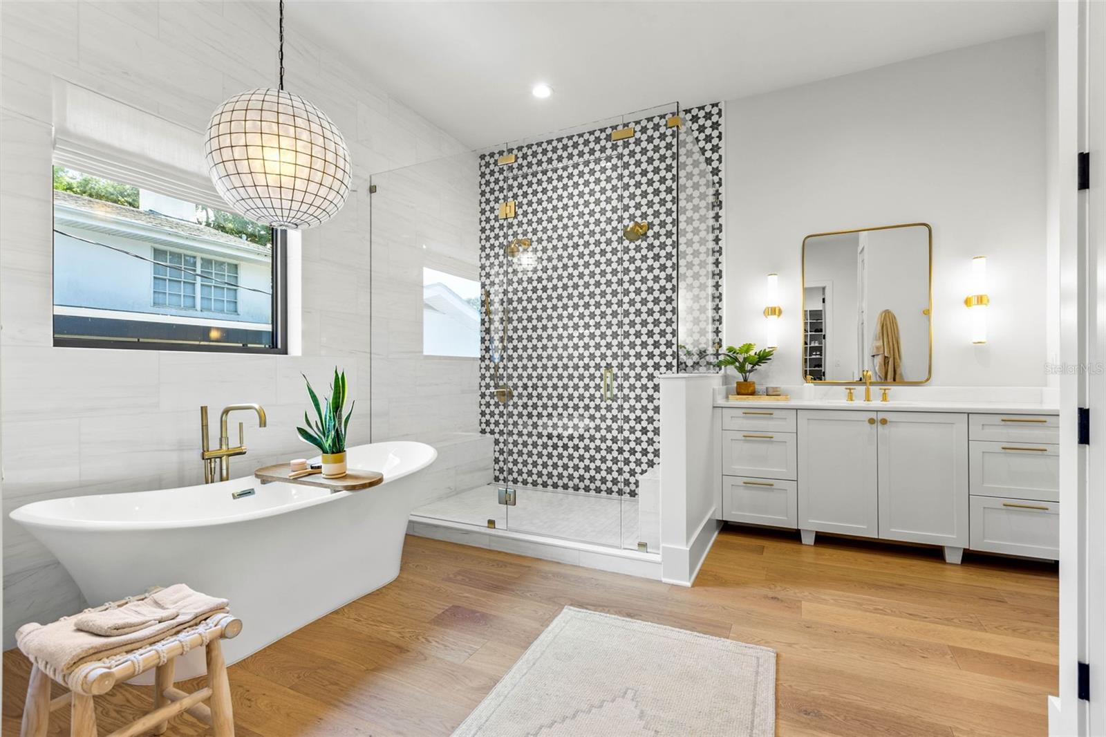 SUNSET PARK - Residential