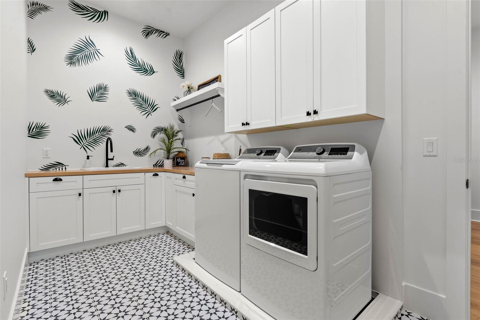 SUNSET PARK - Residential