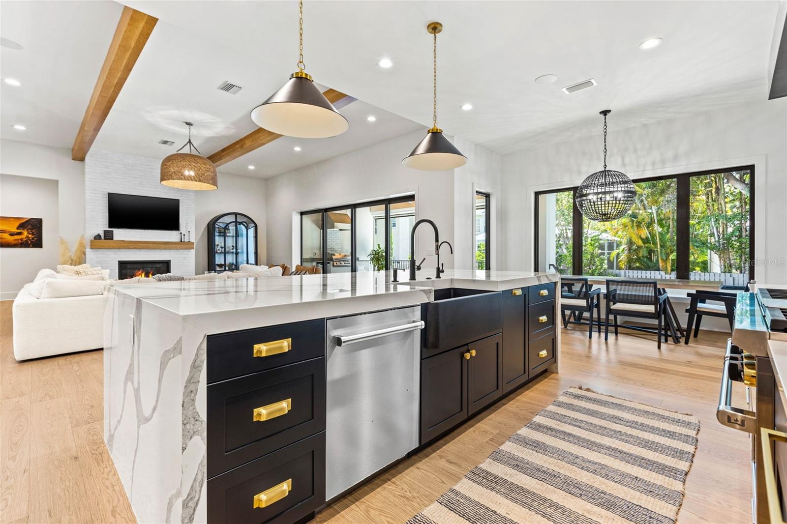 SUNSET PARK - Residential