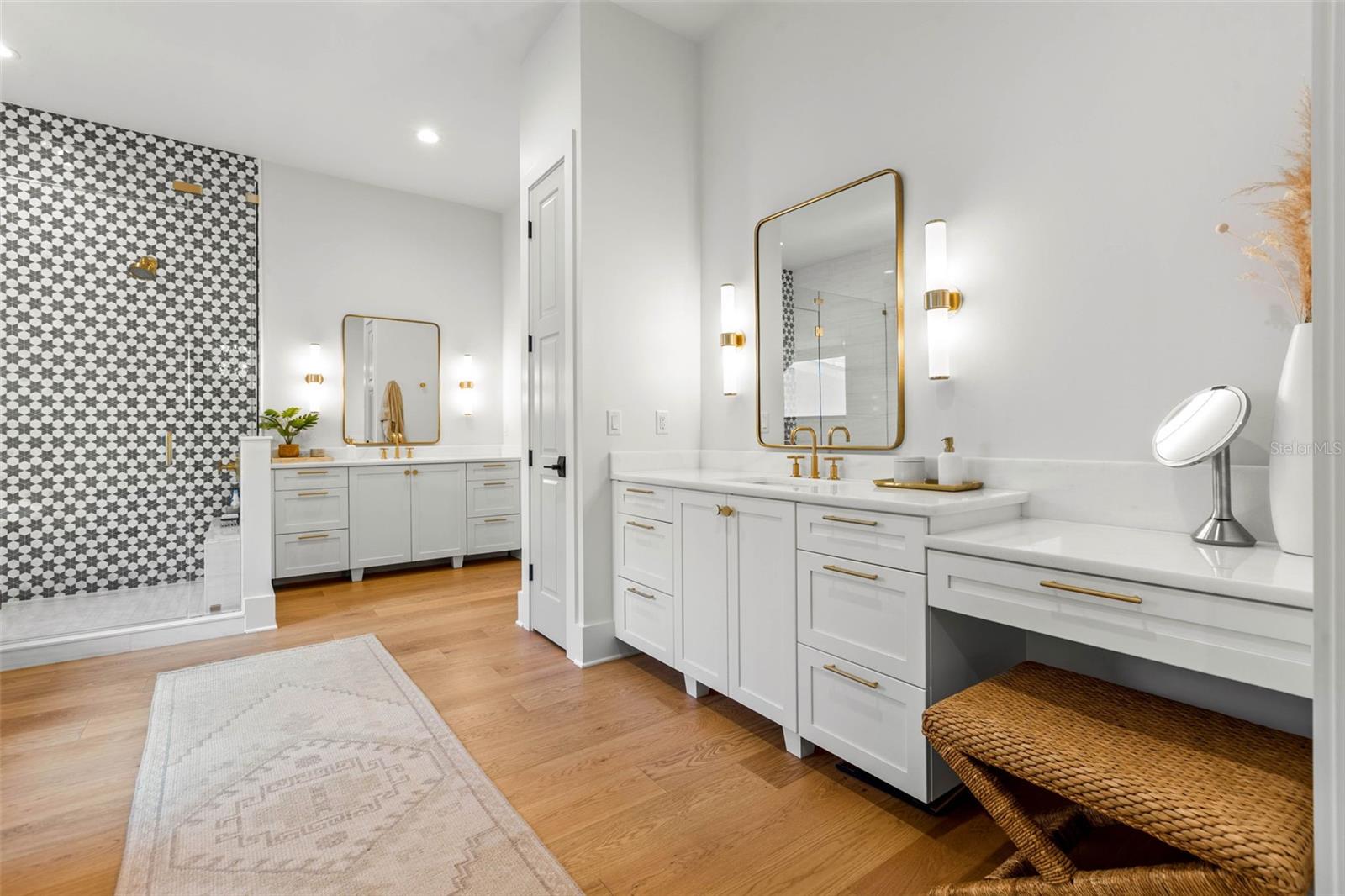 SUNSET PARK - Residential