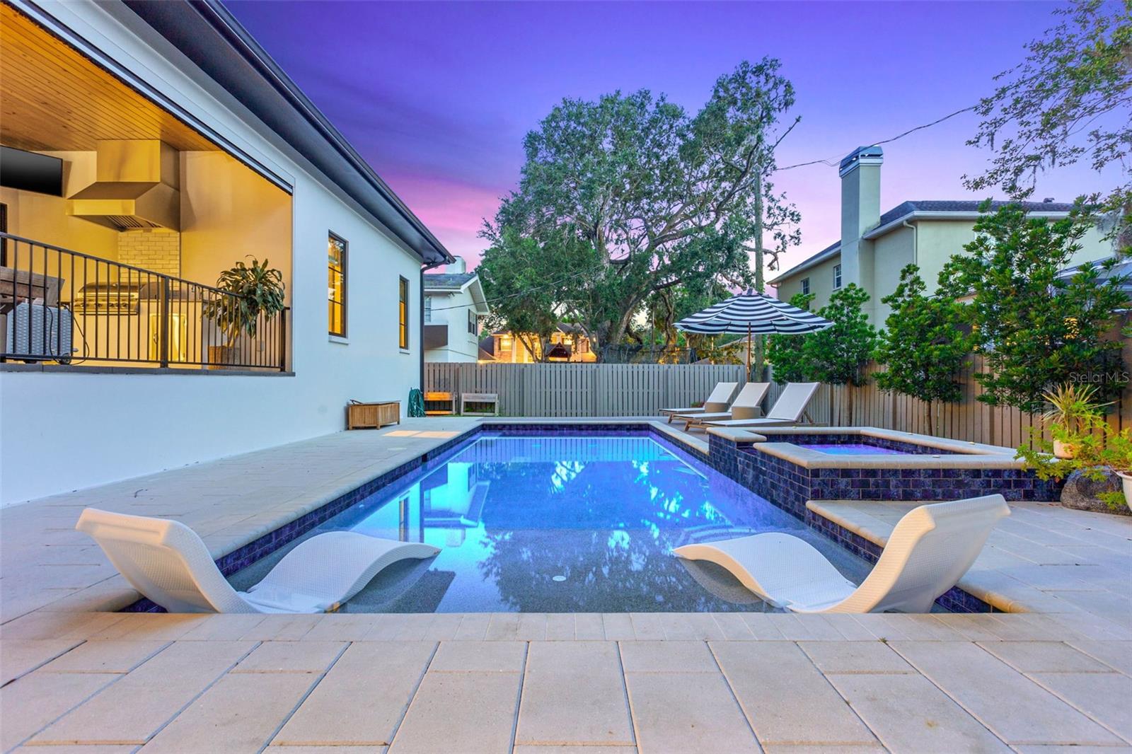 SUNSET PARK - Residential