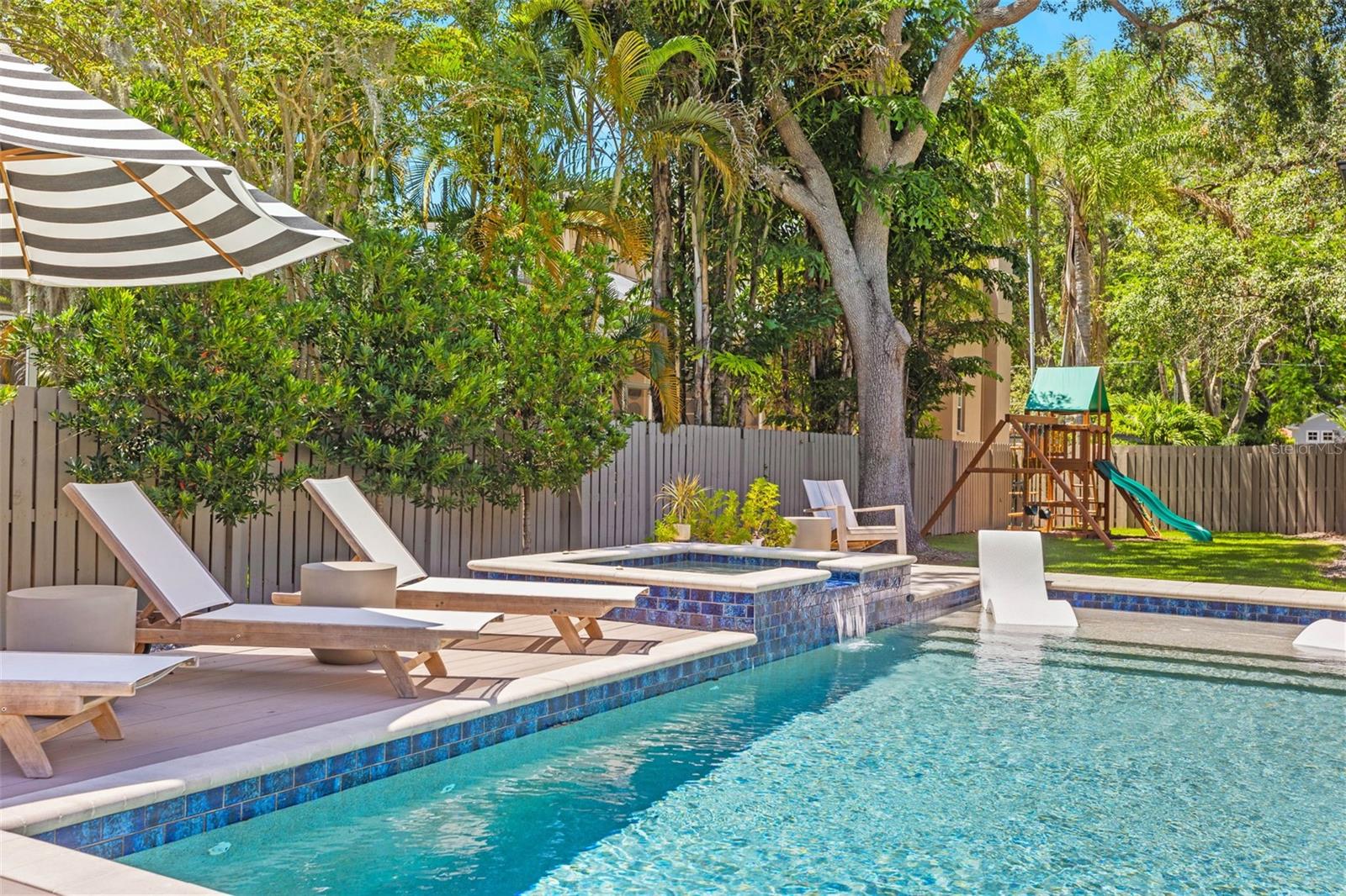 SUNSET PARK - Residential