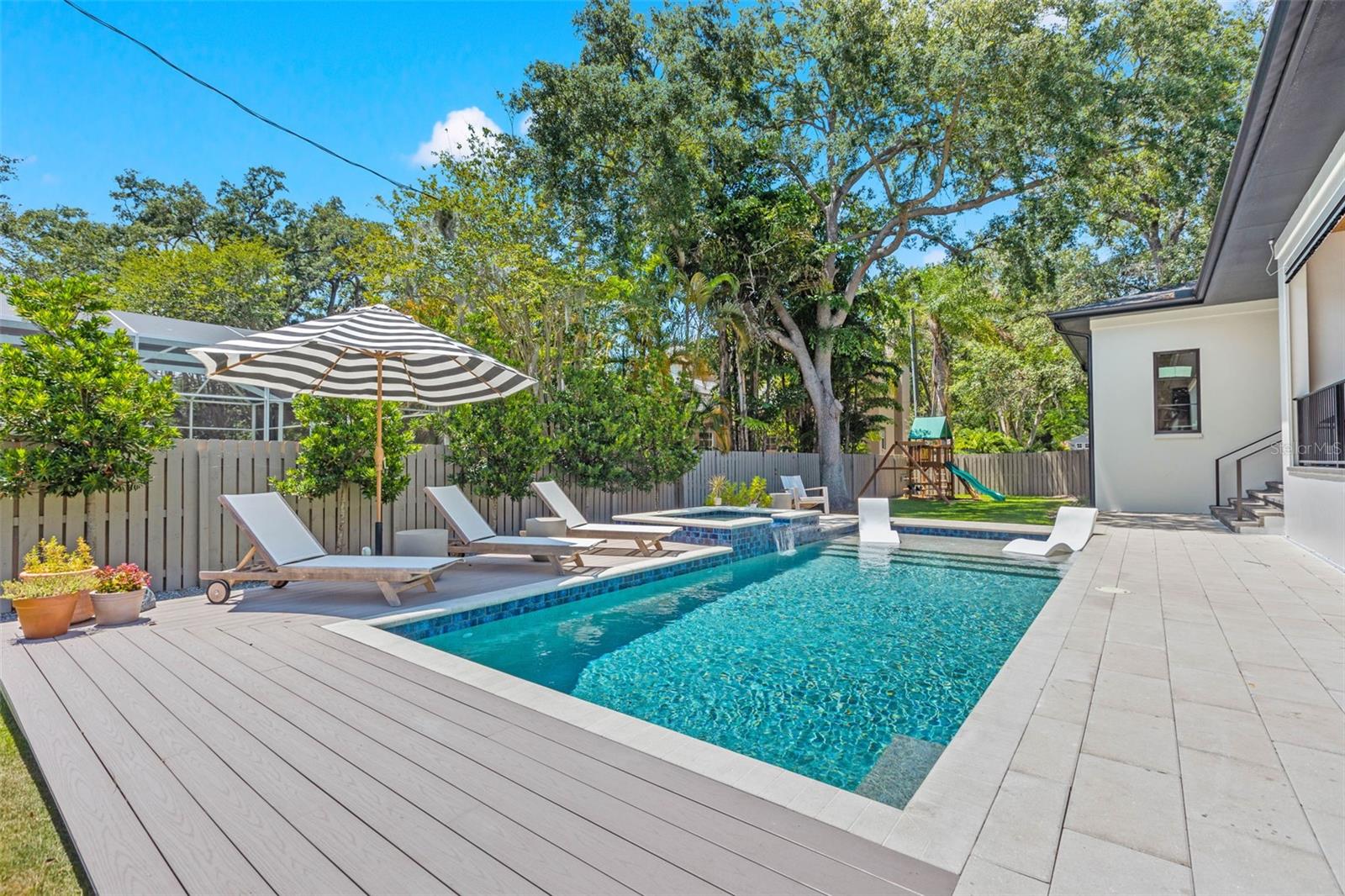 SUNSET PARK - Residential