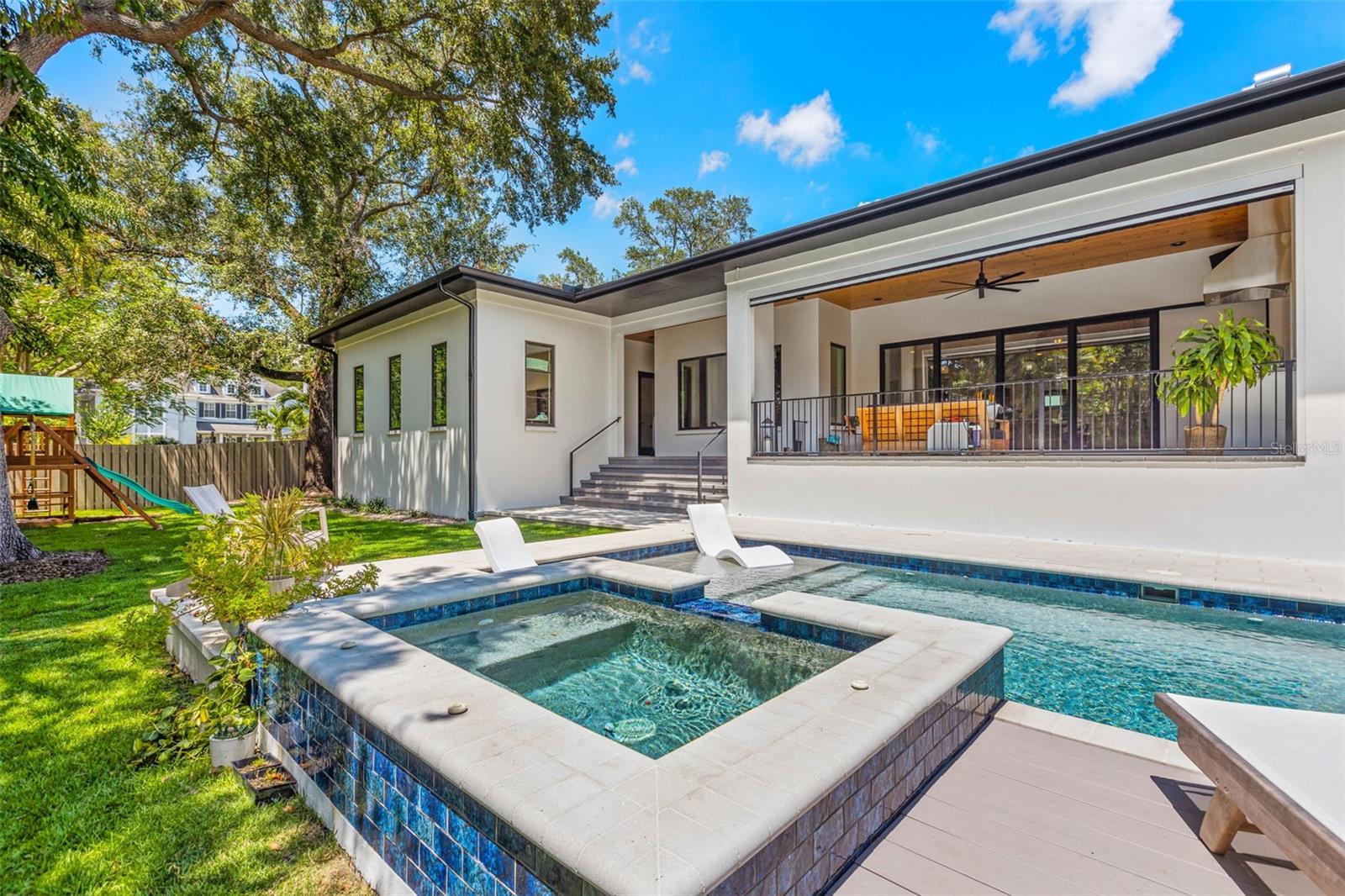 SUNSET PARK - Residential