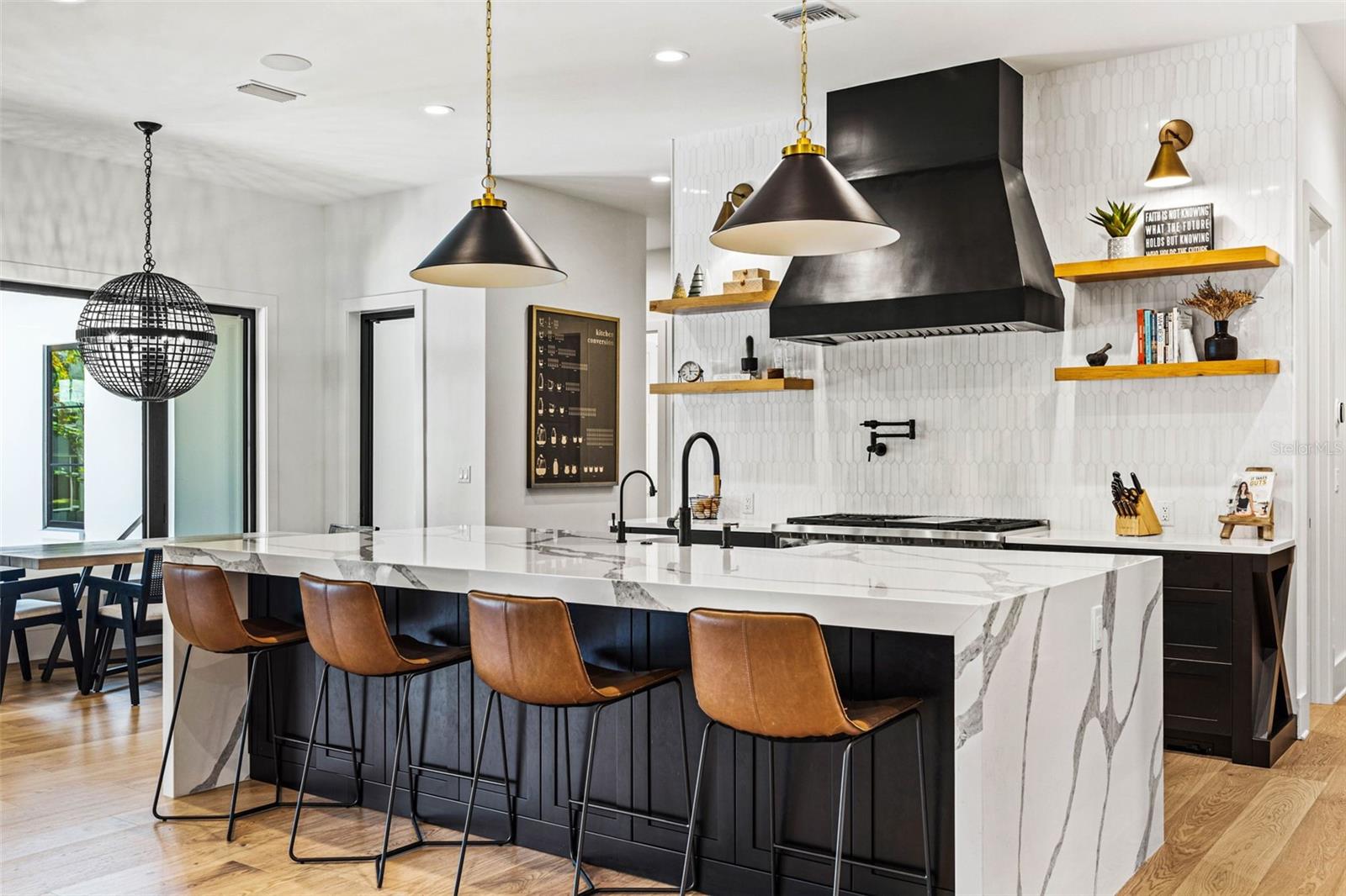 SUNSET PARK - Residential