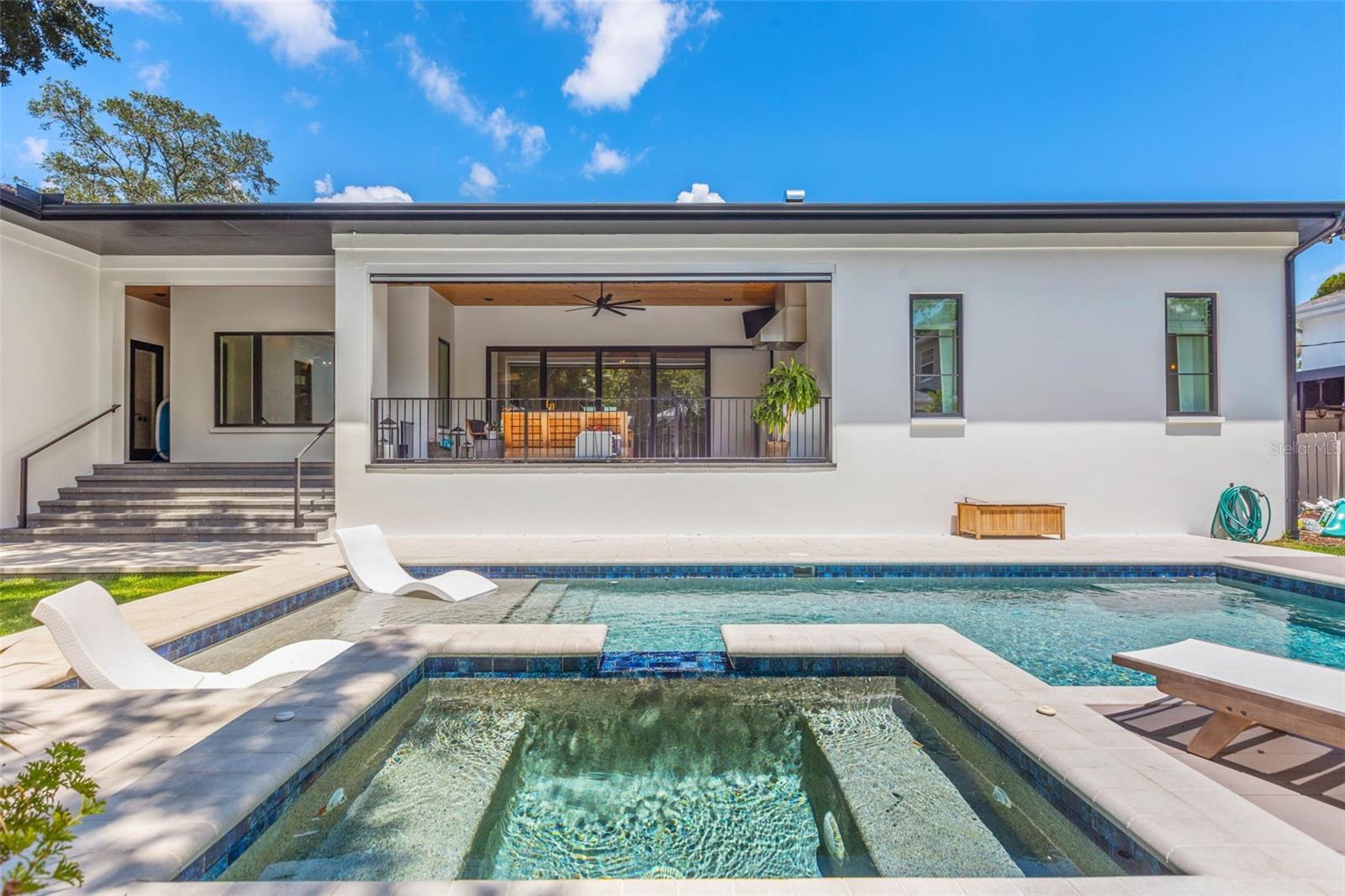 SUNSET PARK - Residential