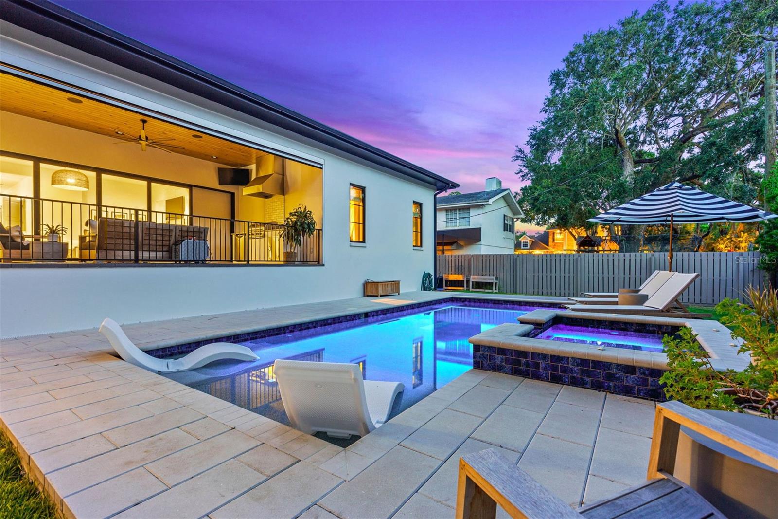 SUNSET PARK - Residential