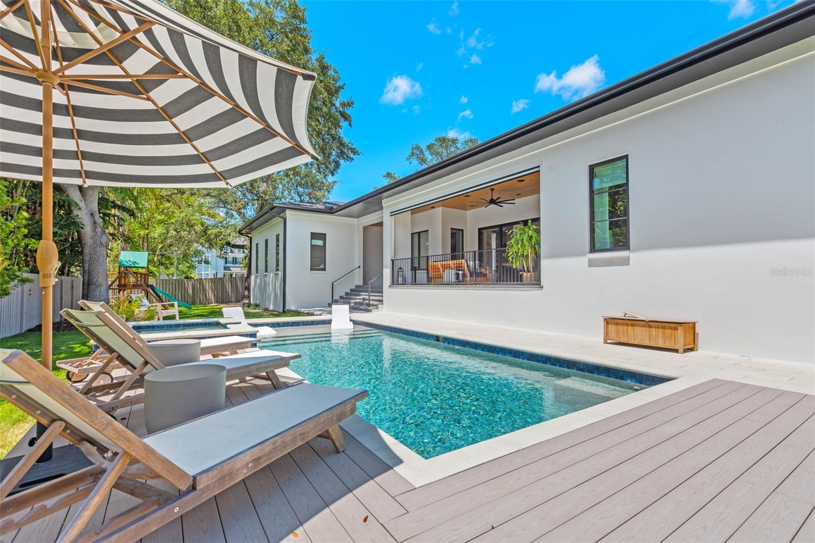 SUNSET PARK - Residential