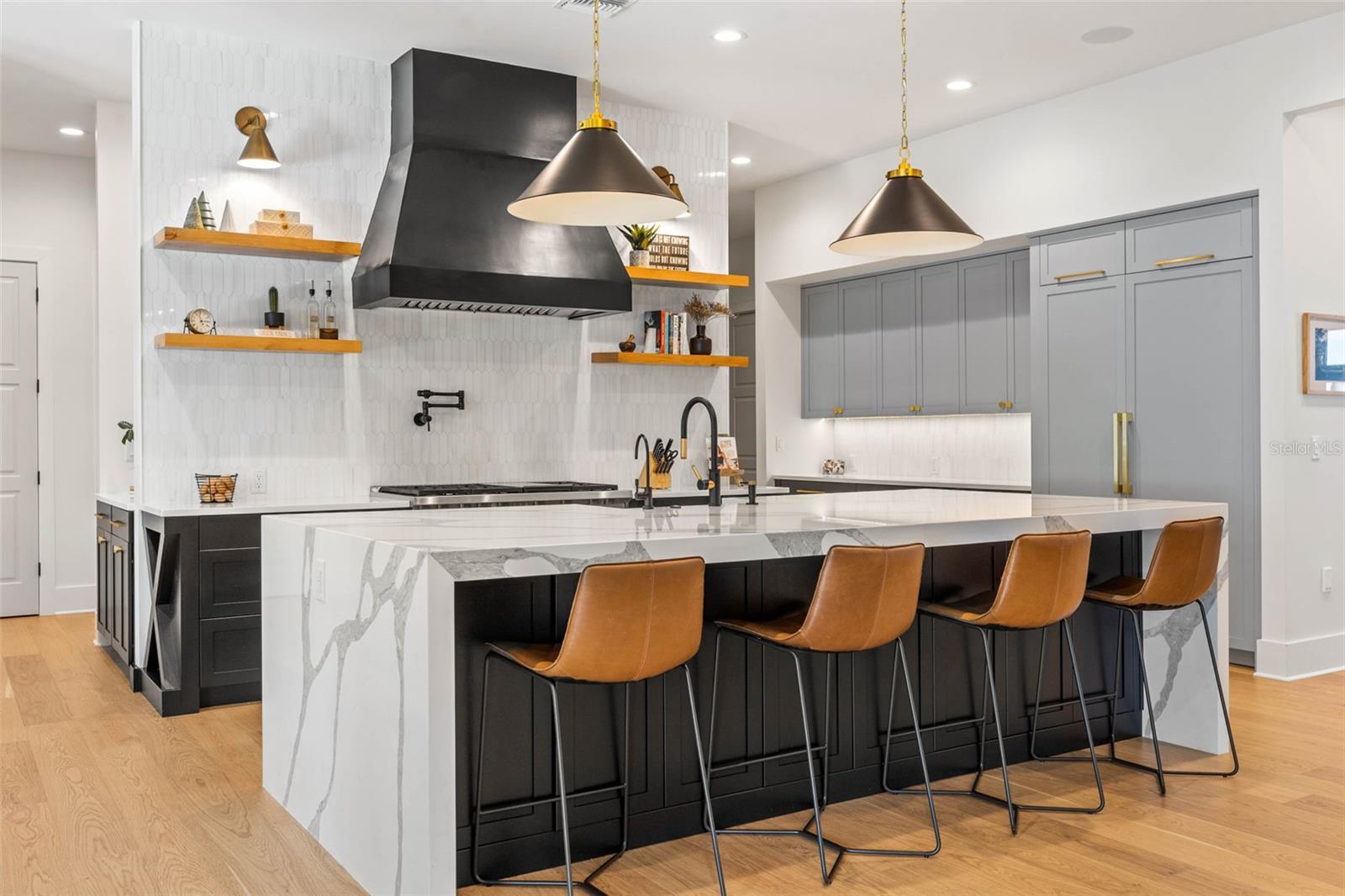 SUNSET PARK - Residential