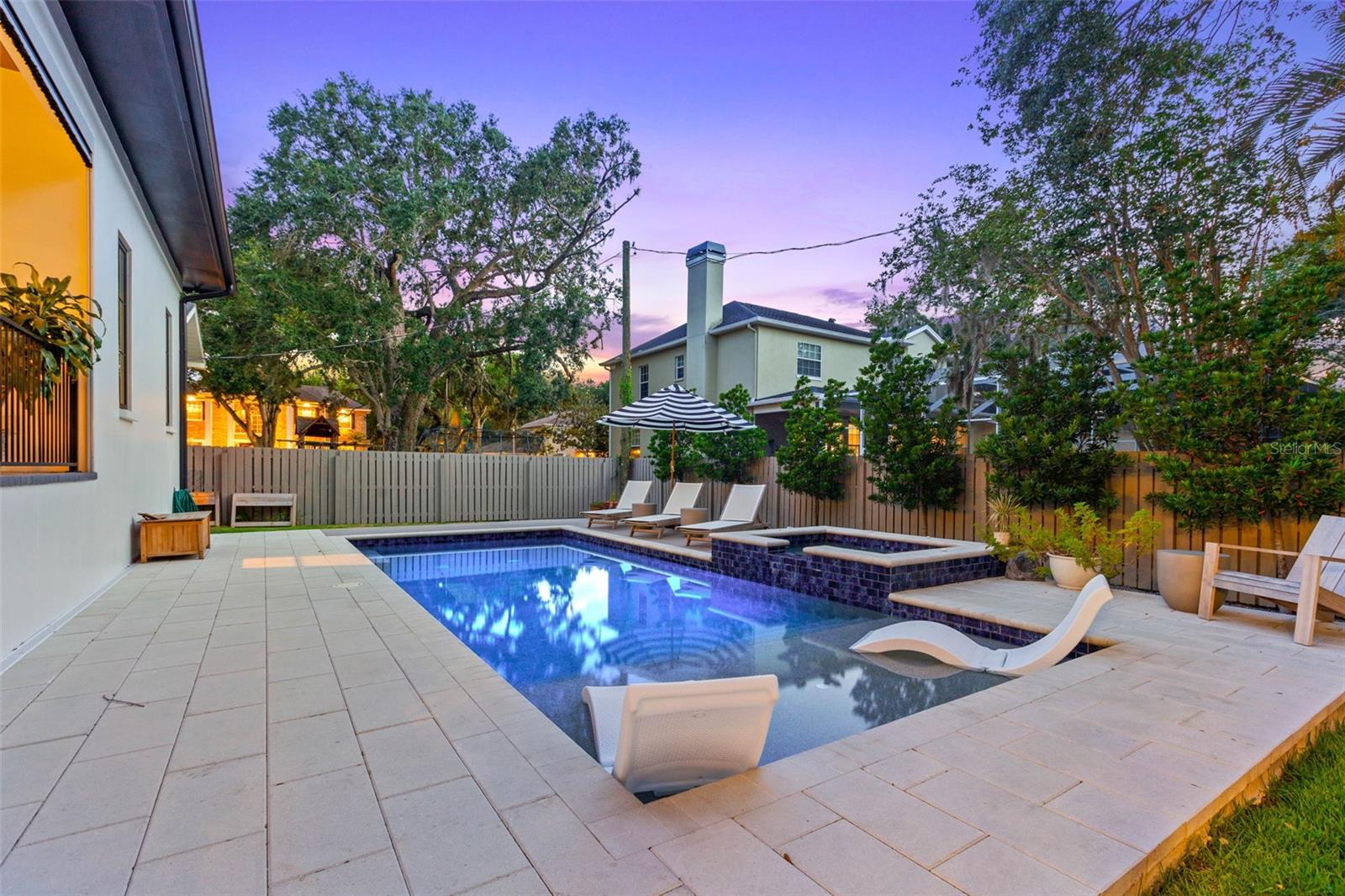 SUNSET PARK - Residential