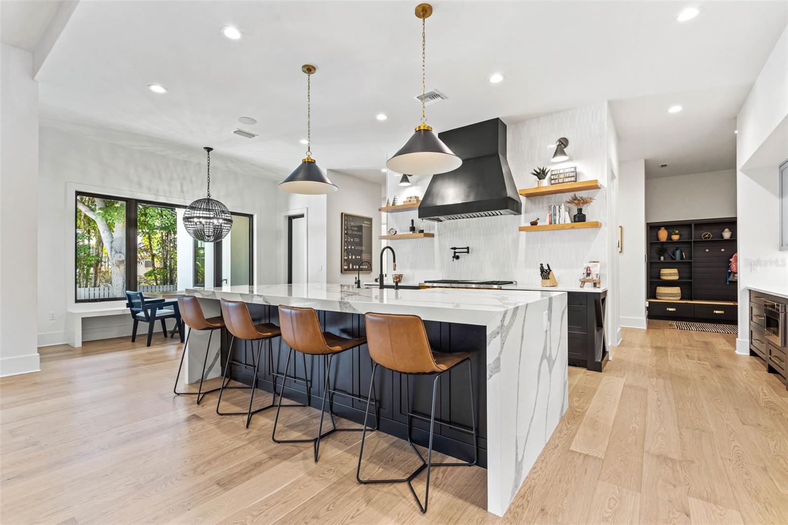 SUNSET PARK - Residential