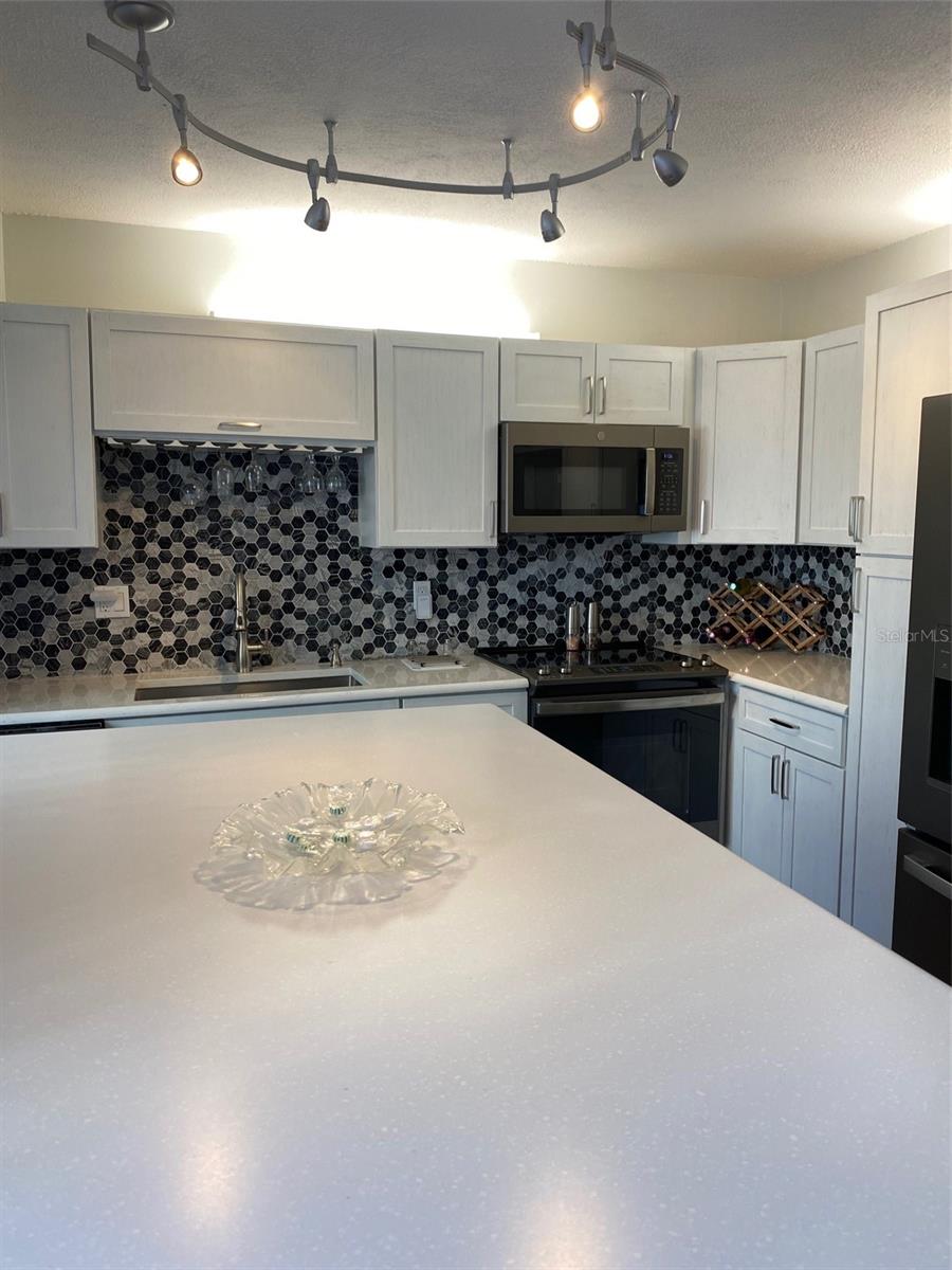 CHATEAU BELLEAIR CONDO - Residential