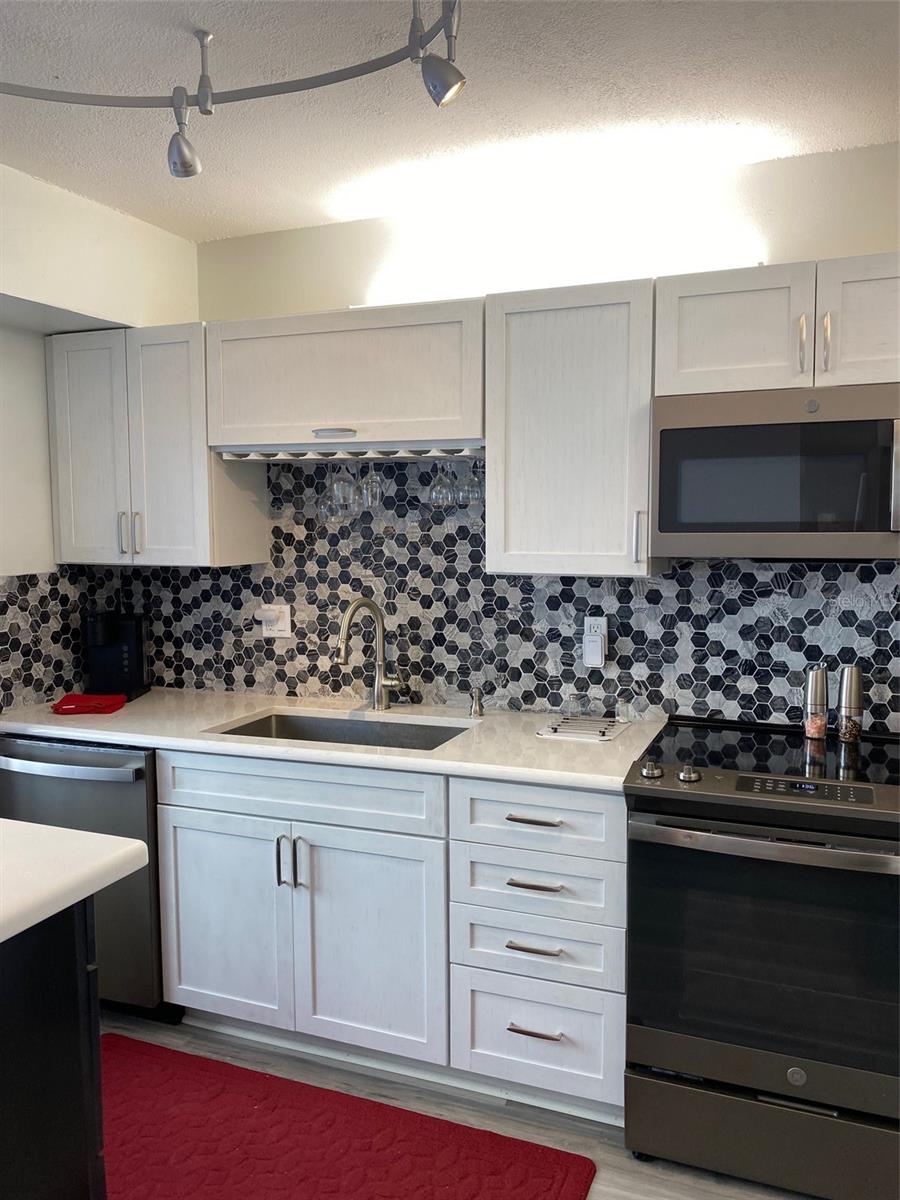 CHATEAU BELLEAIR CONDO - Residential