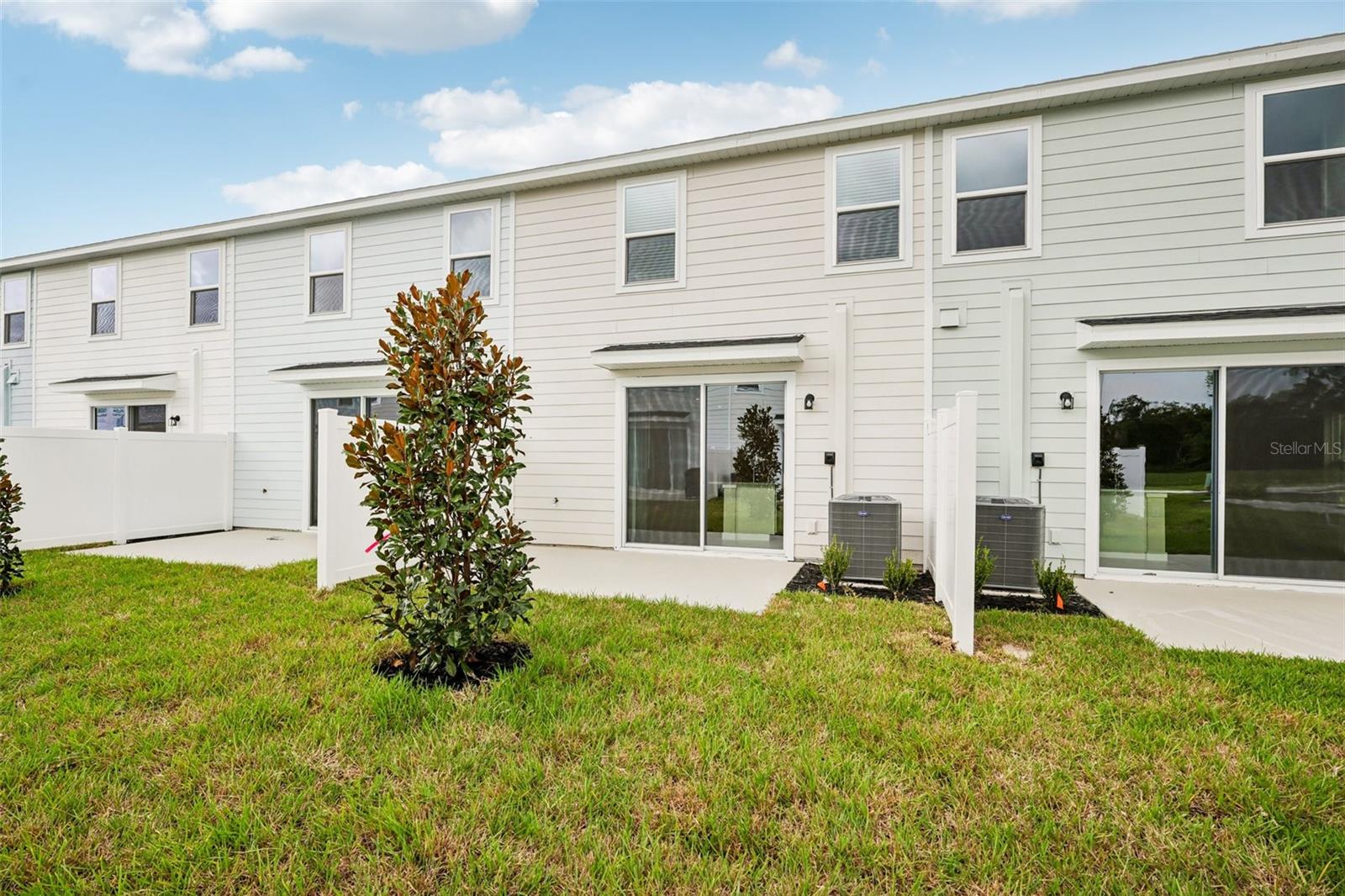 TIMBERGROVE TWNHMS - Residential Lease