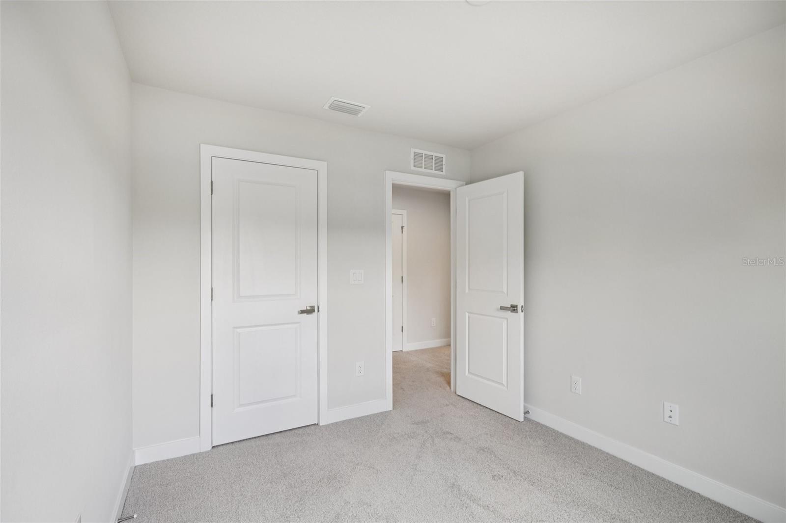 TIMBERGROVE TWNHMS - Residential Lease