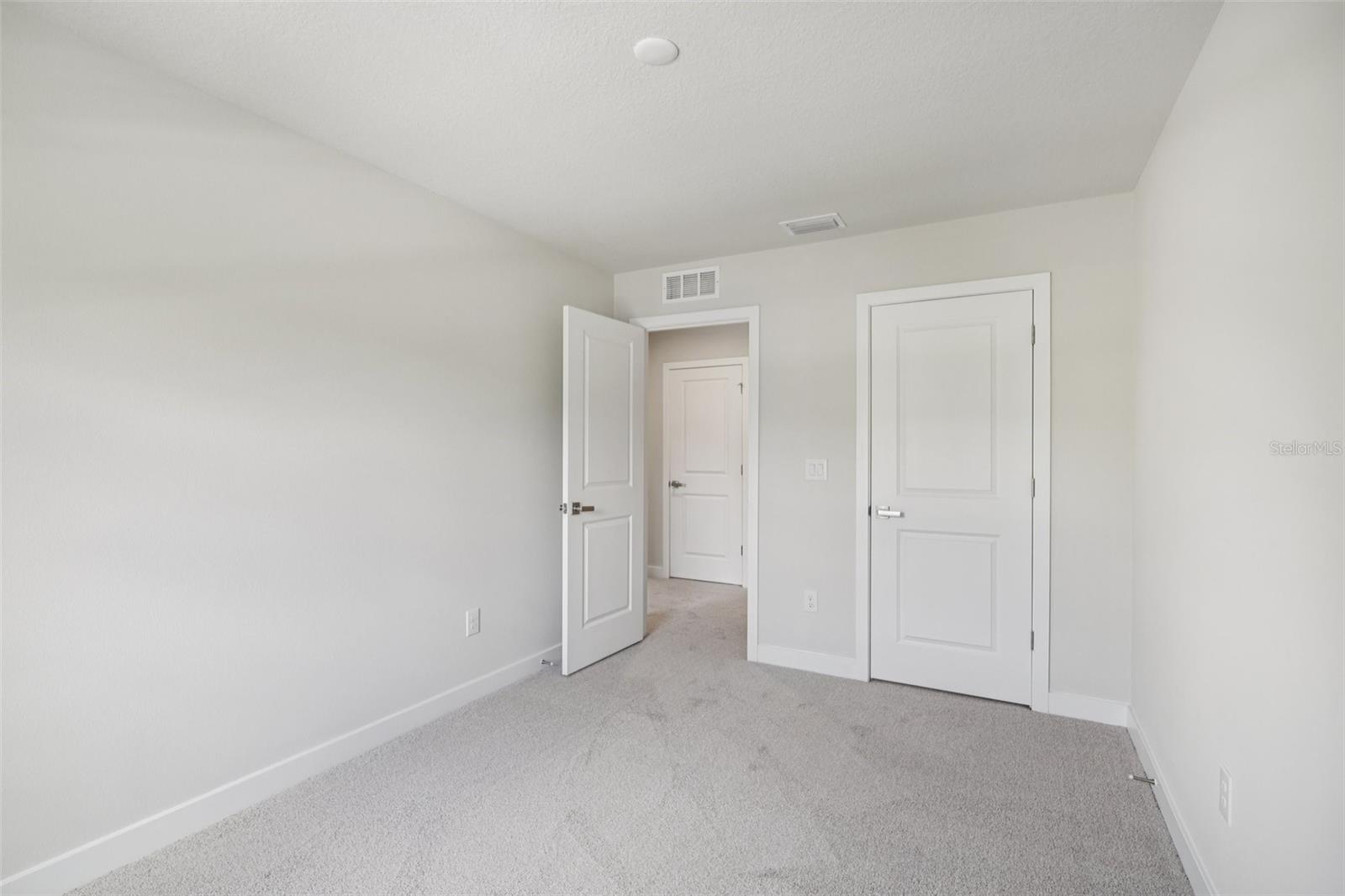 TIMBERGROVE TWNHMS - Residential Lease