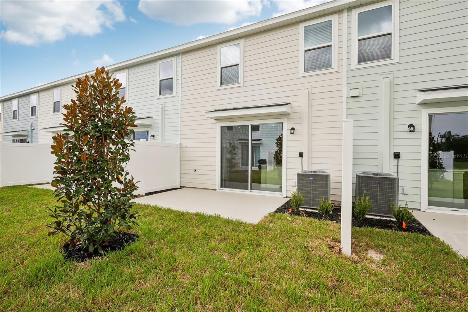 TIMBERGROVE TWNHMS - Residential Lease