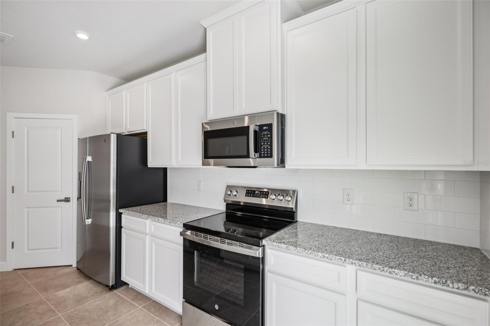 TIMBERGROVE TWNHMS - Residential Lease