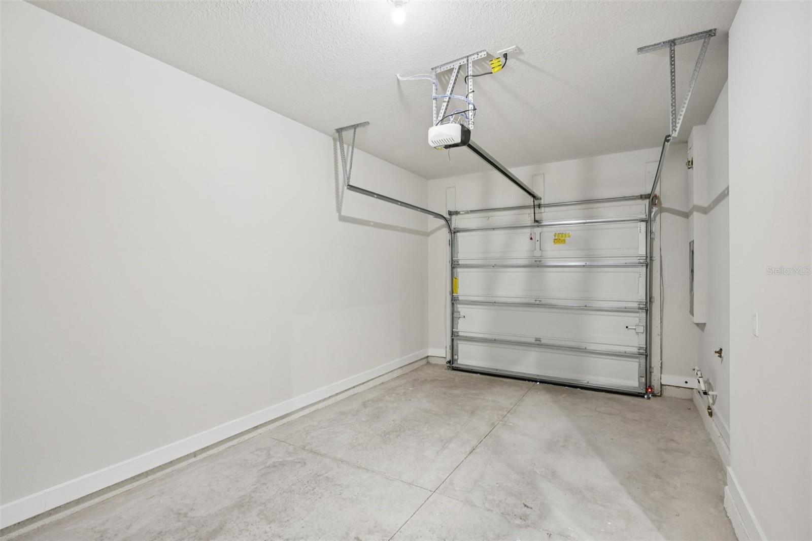 TIMBERGROVE TWNHMS - Residential Lease