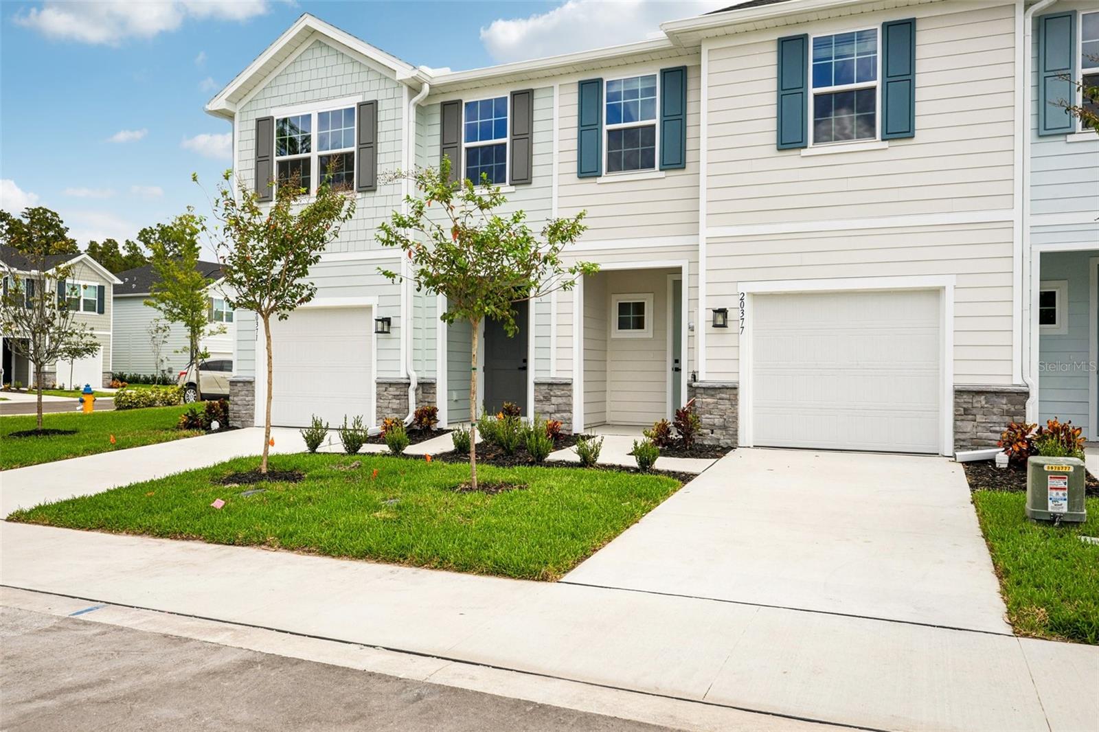 TIMBERGROVE TWNHMS - Residential Lease