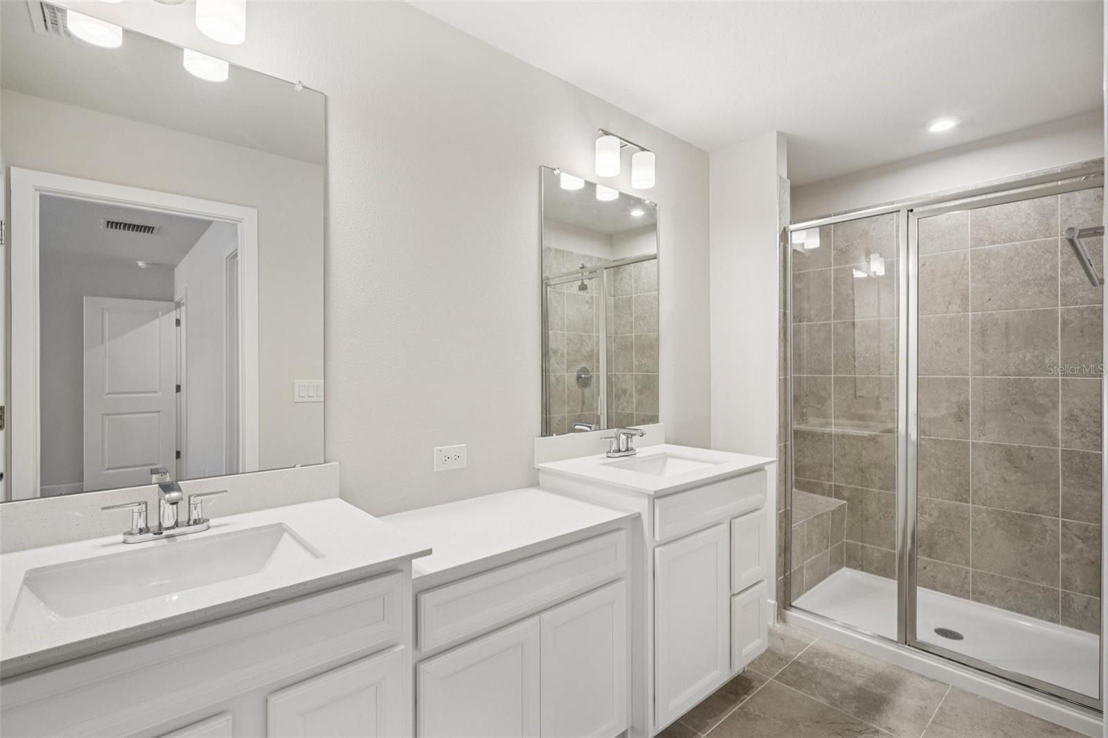 TIMBERGROVE TWNHMS - Residential Lease
