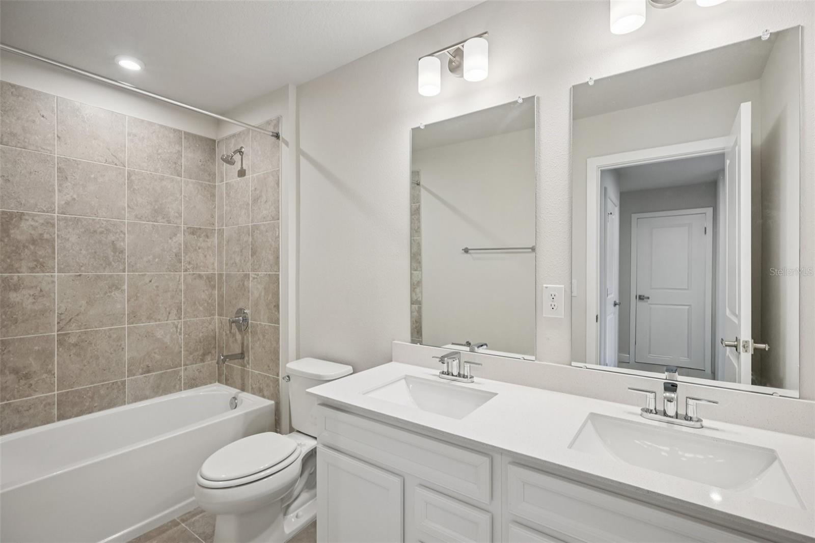 TIMBERGROVE TWNHMS - Residential Lease