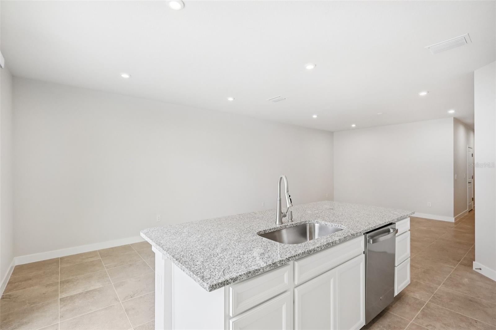 TIMBERGROVE TWNHMS - Residential Lease