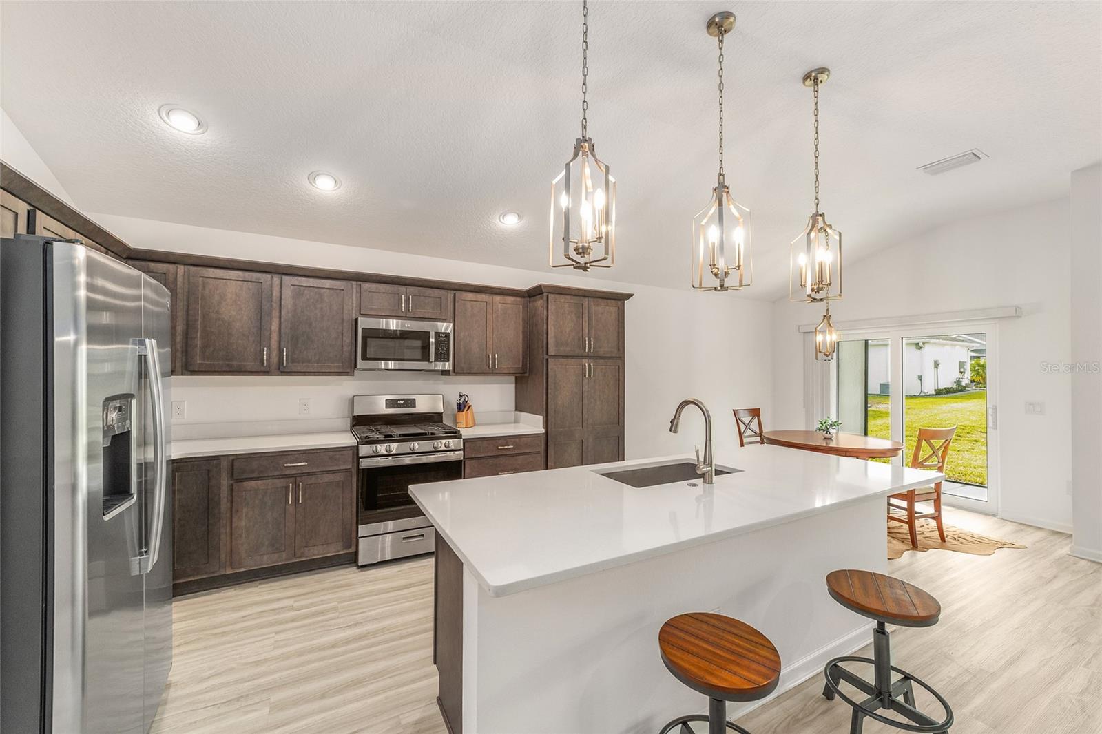 VILLAGES/WEST LAKE UN 60 - Residential