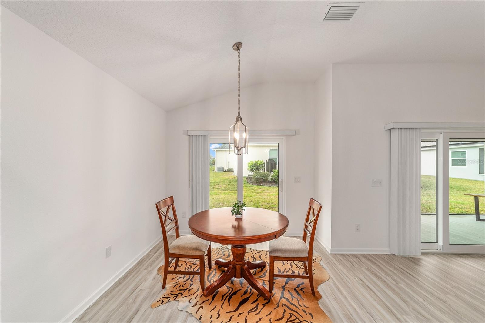 VILLAGES/WEST LAKE UN 60 - Residential