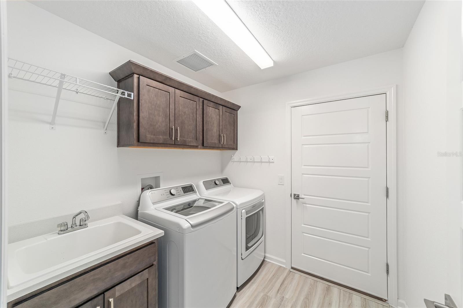 VILLAGES/WEST LAKE UN 60 - Residential