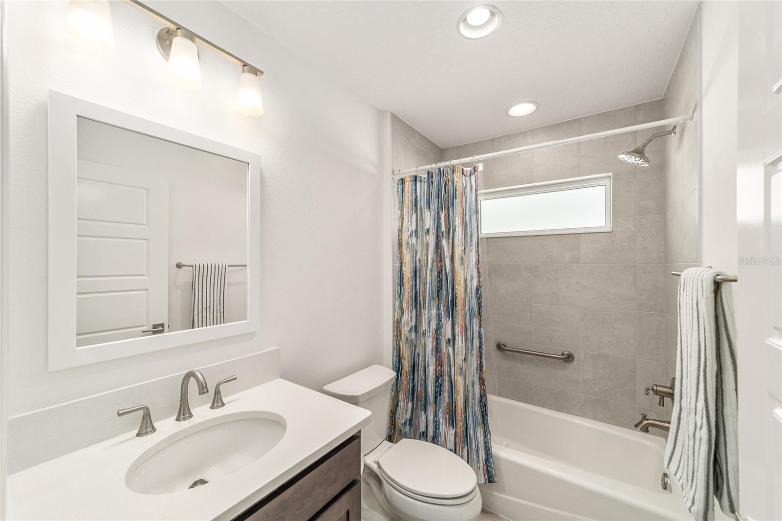 VILLAGES/WEST LAKE UN 60 - Residential